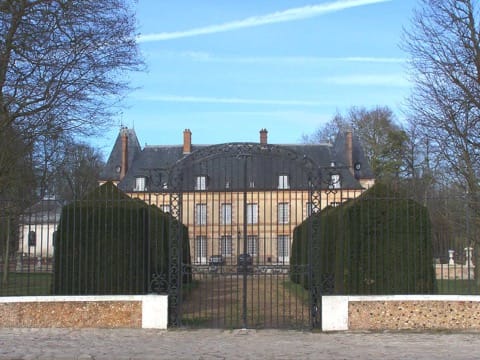Soin du Tapis et du Parquet Bourdonné